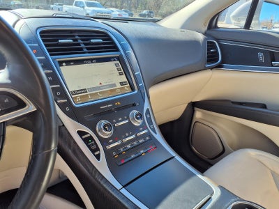 2019 Lincoln Nautilus Select