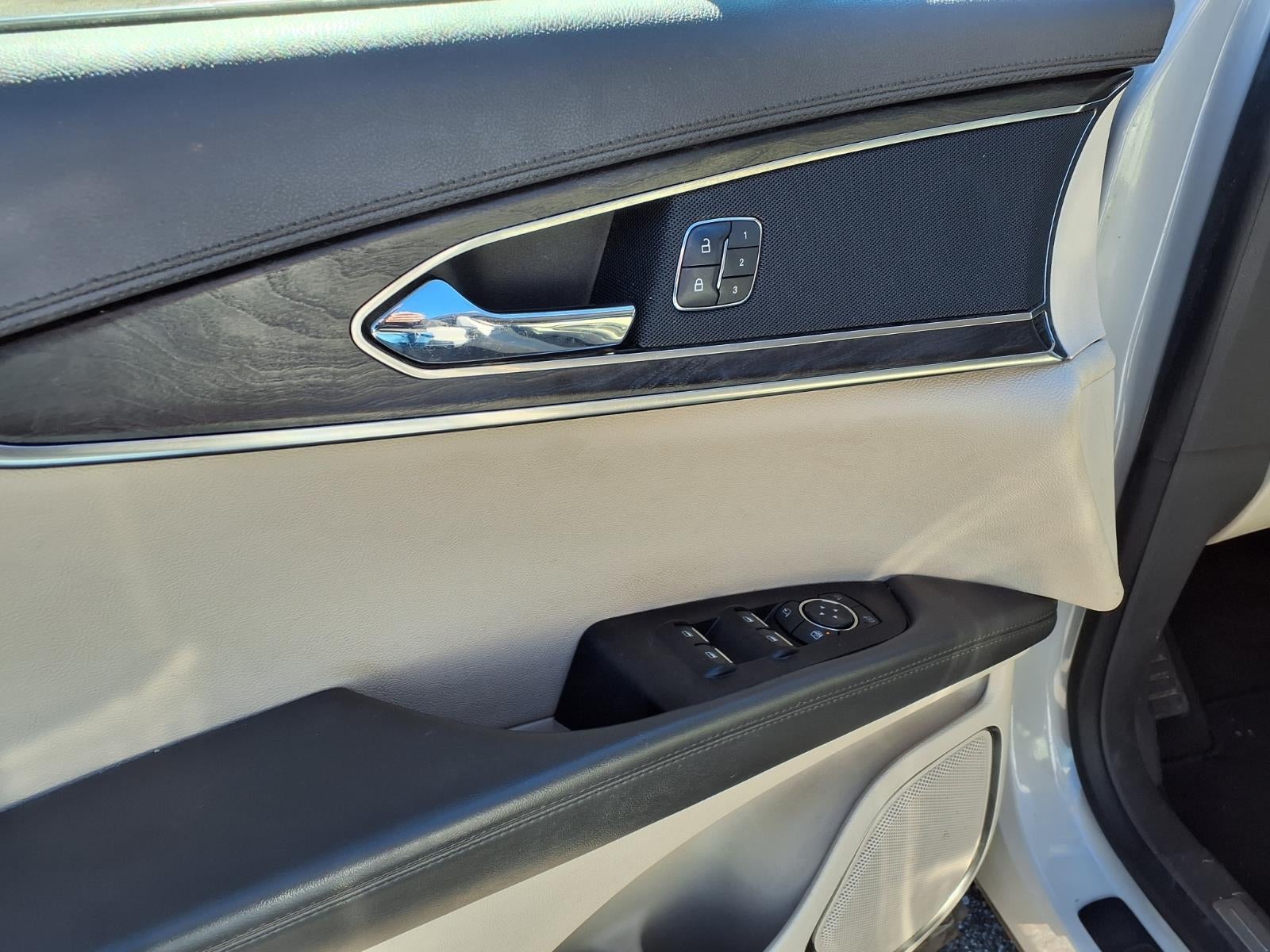 2019 Lincoln Nautilus Select