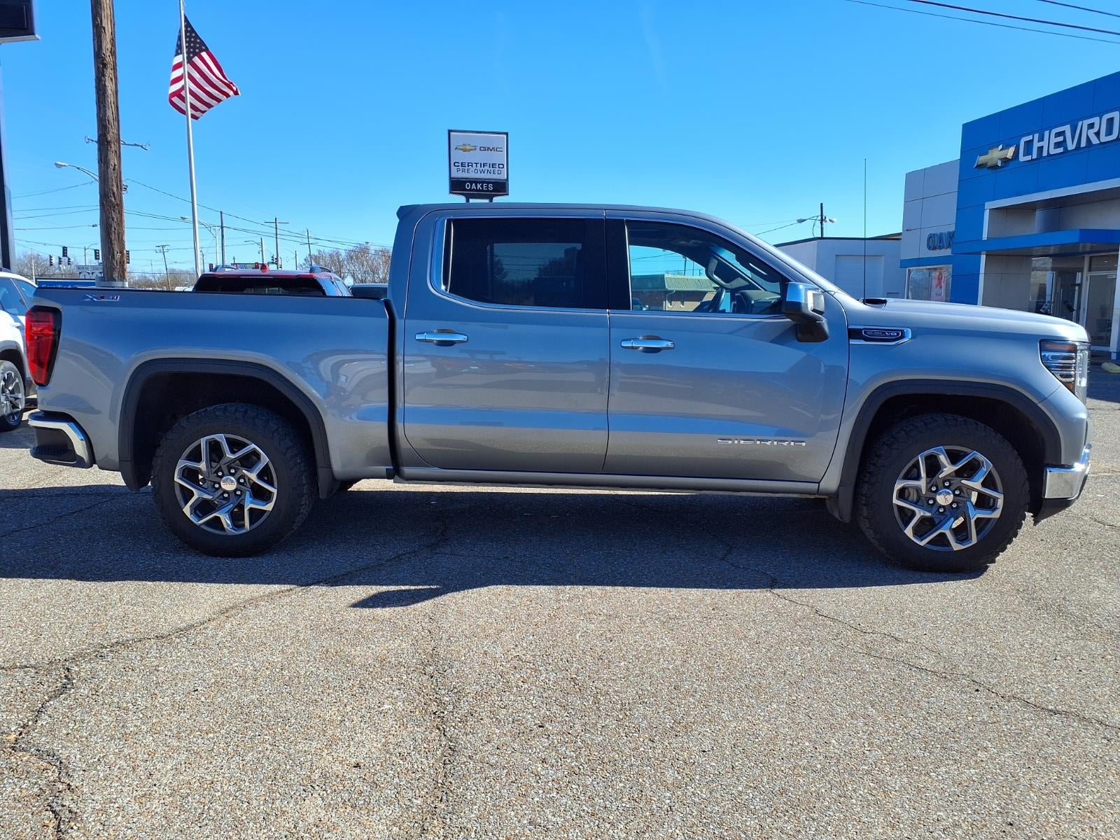 2024 GMC Sierra 1500 SLT