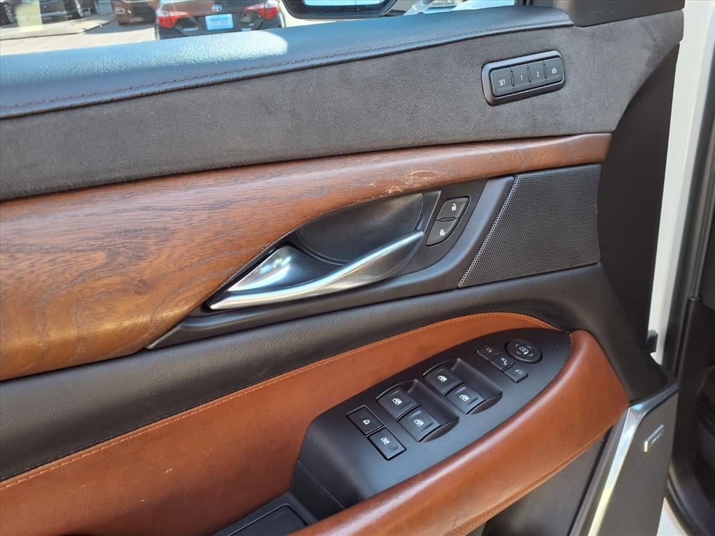 2020 Cadillac Escalade Premium Luxury